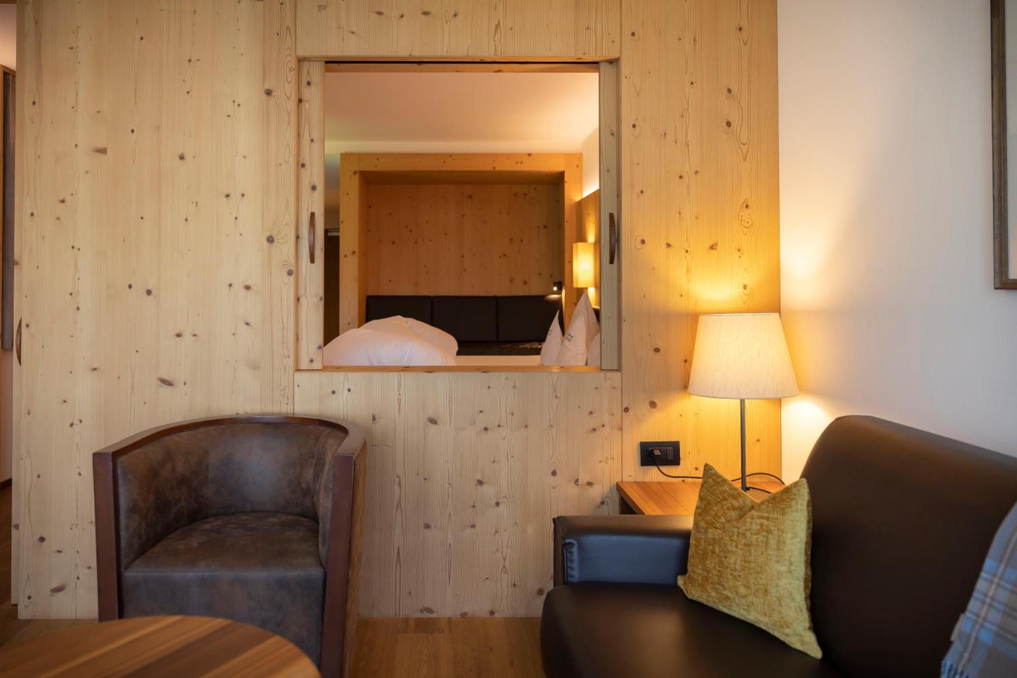 Artnatur Dolomites Hotel&Spa Siusi Værelse billede