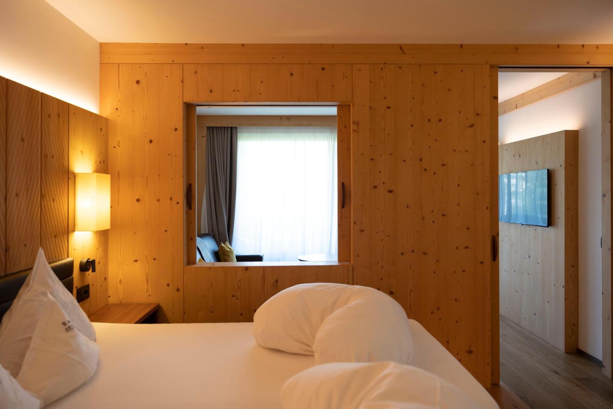 Artnatur Dolomites Hotel&Spa Siusi Værelse billede