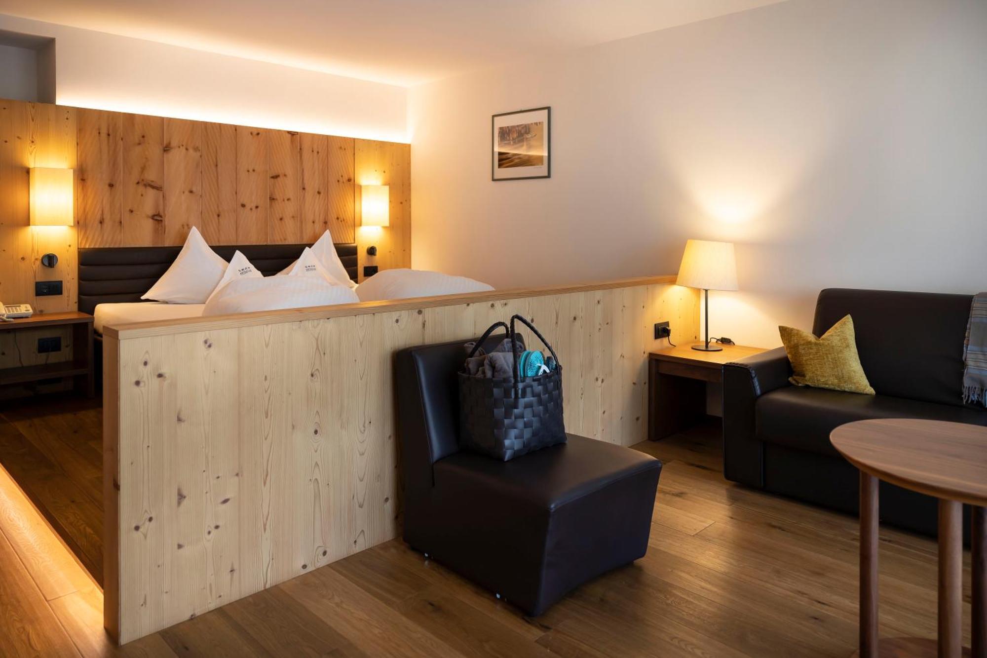 Artnatur Dolomites Hotel&Spa Siusi Værelse billede